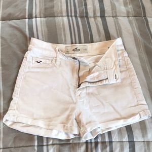 White Hollister shorts